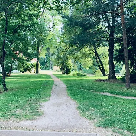 Botanical Manor Apartman